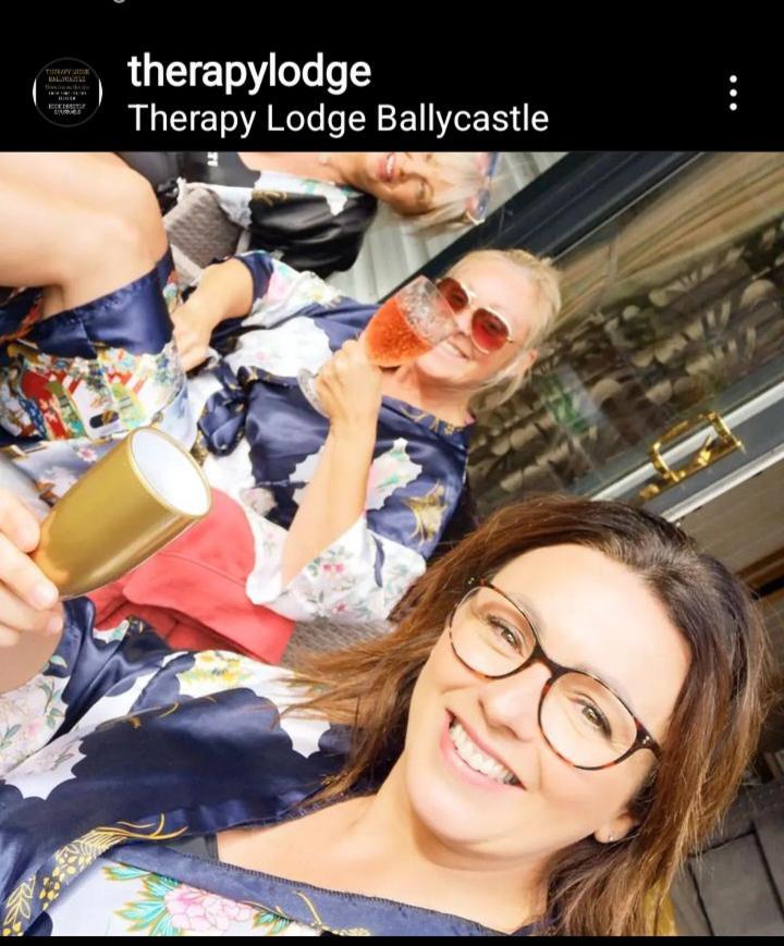 Therapy Lodge Ballycastle Exterior photo